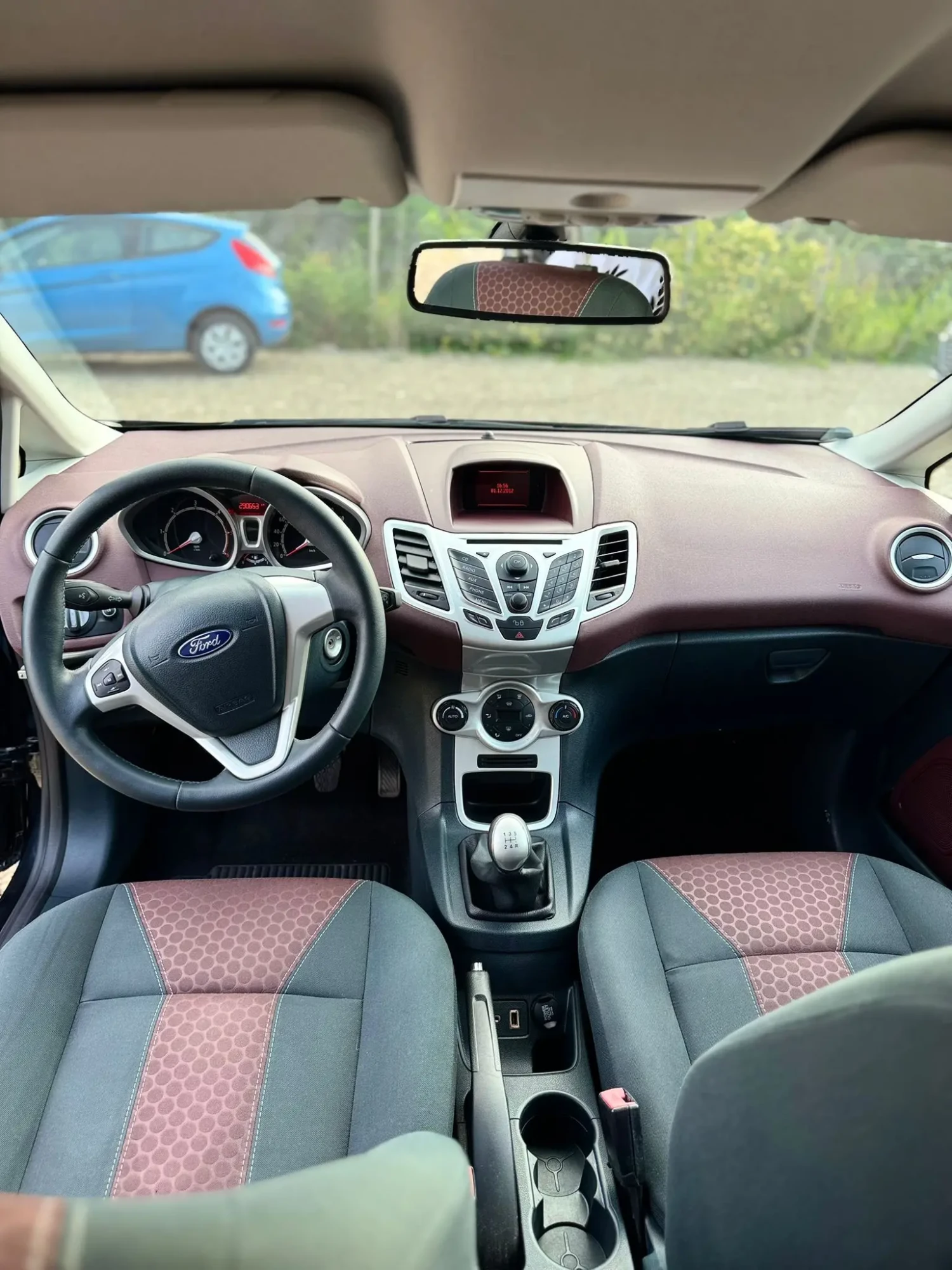 
								Ford Fiesta 1.6 TDCi Titanium full									