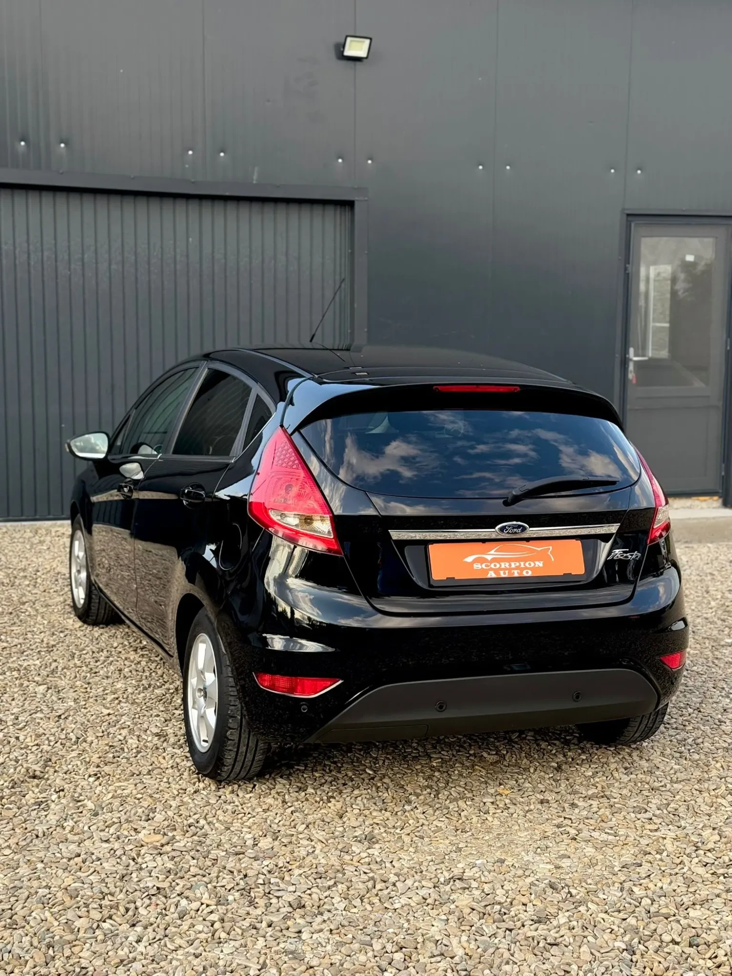 
								Ford Fiesta 1.6 TDCi Titanium full									