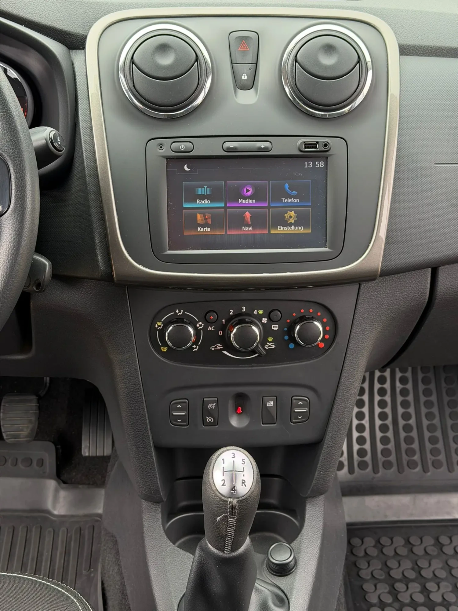 
								Dacia Logan MCV Prestige full									