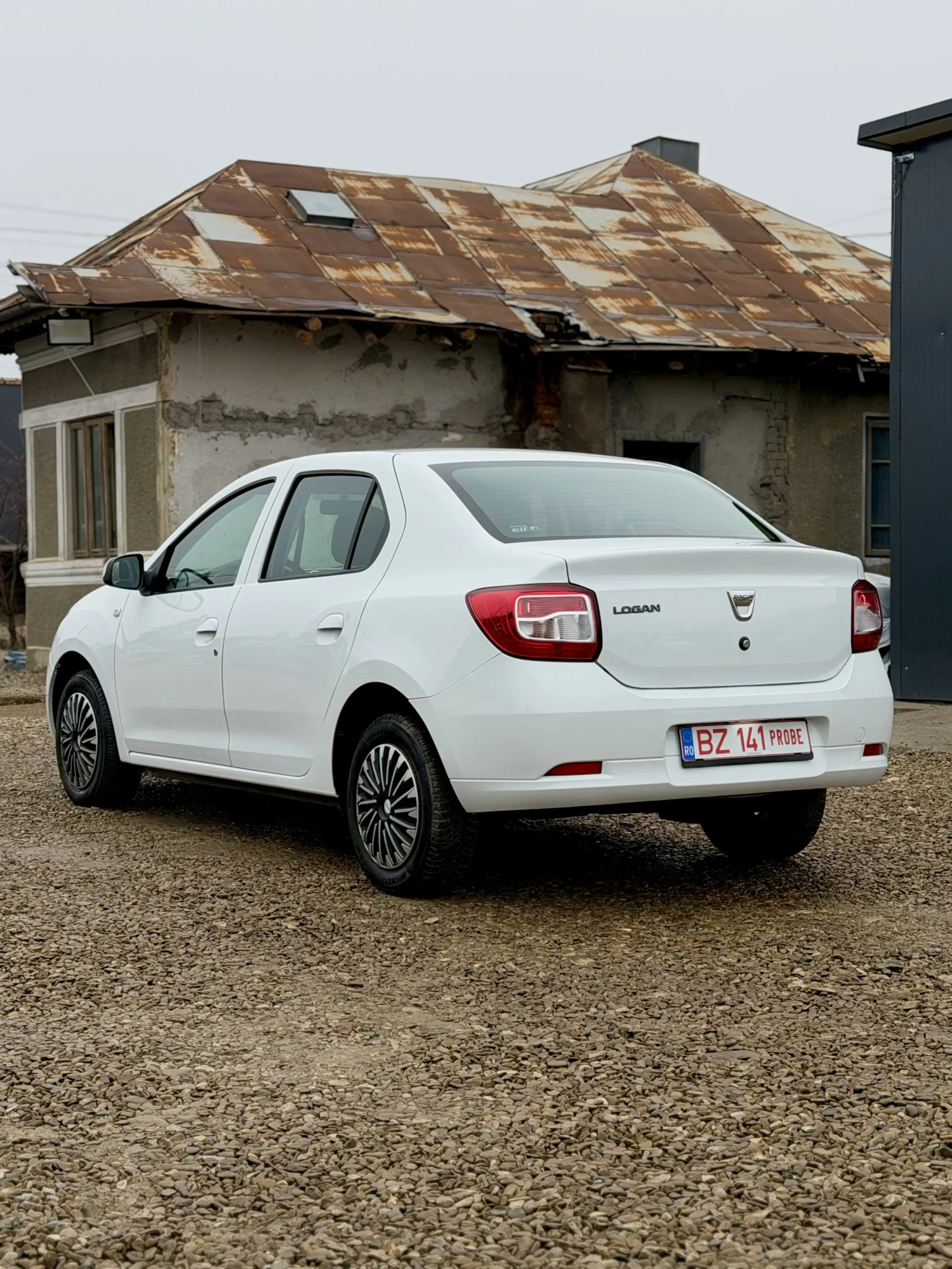 
								Dacia Logan full									