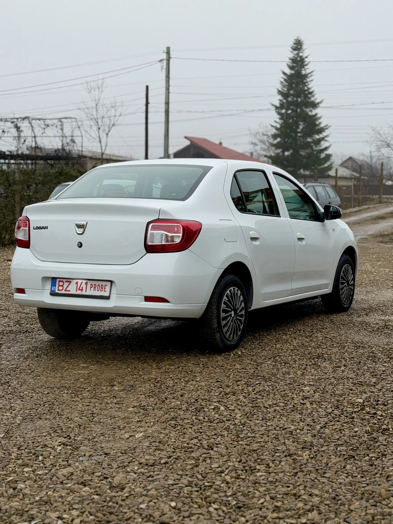 
								Dacia Logan full									