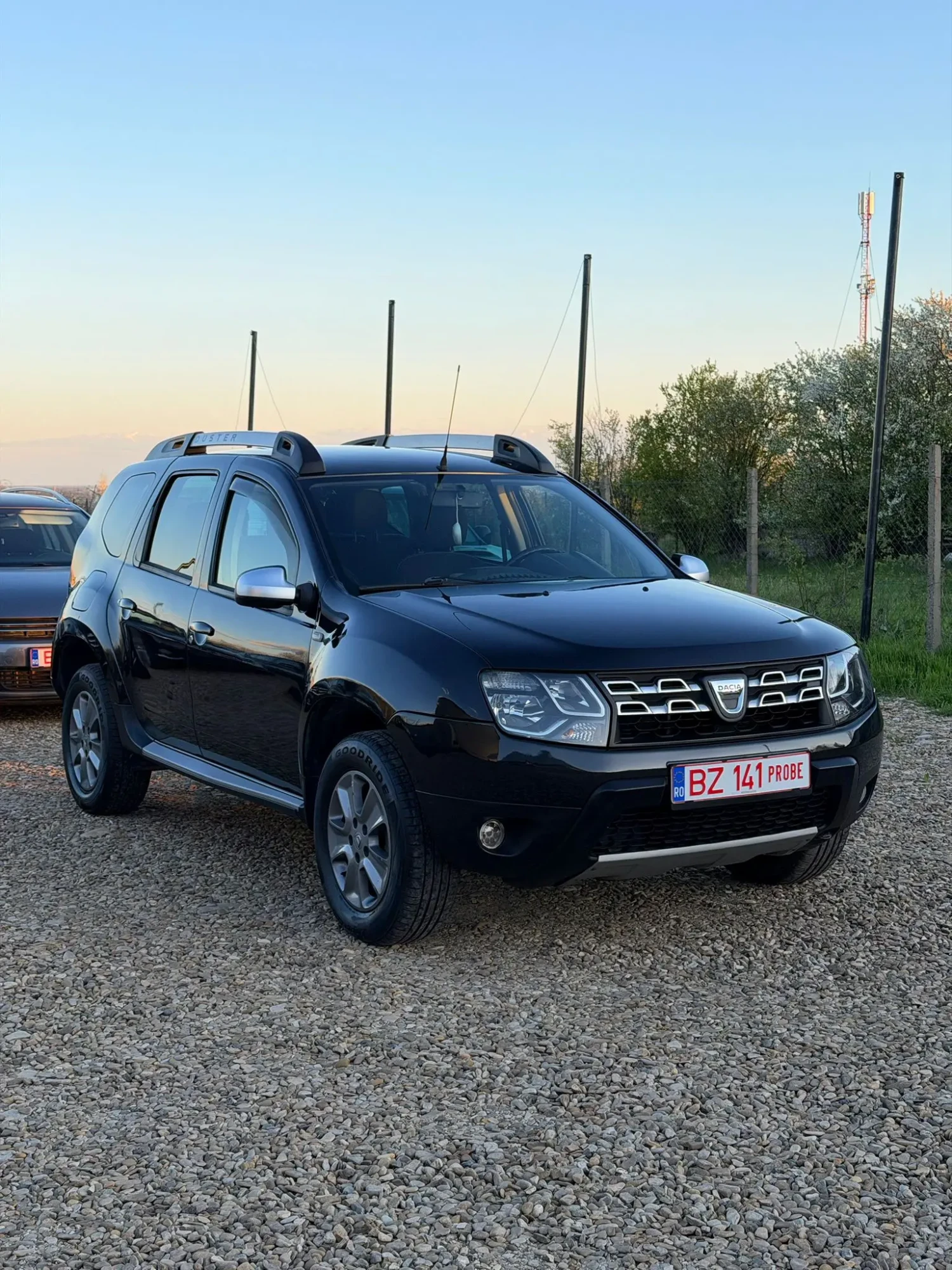 
								Dacia Duster full									