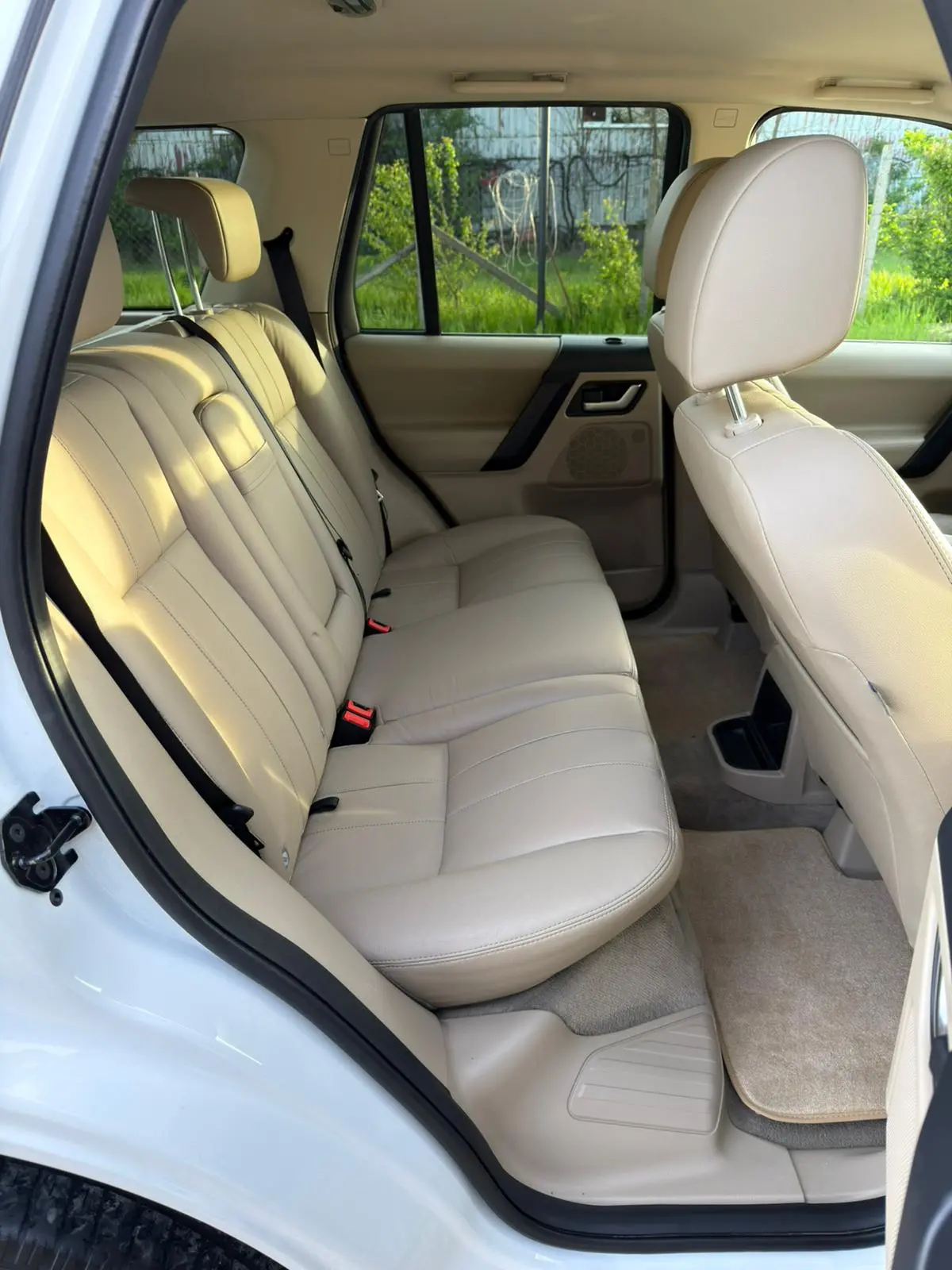 
								Land Rover Freelender 2 full									