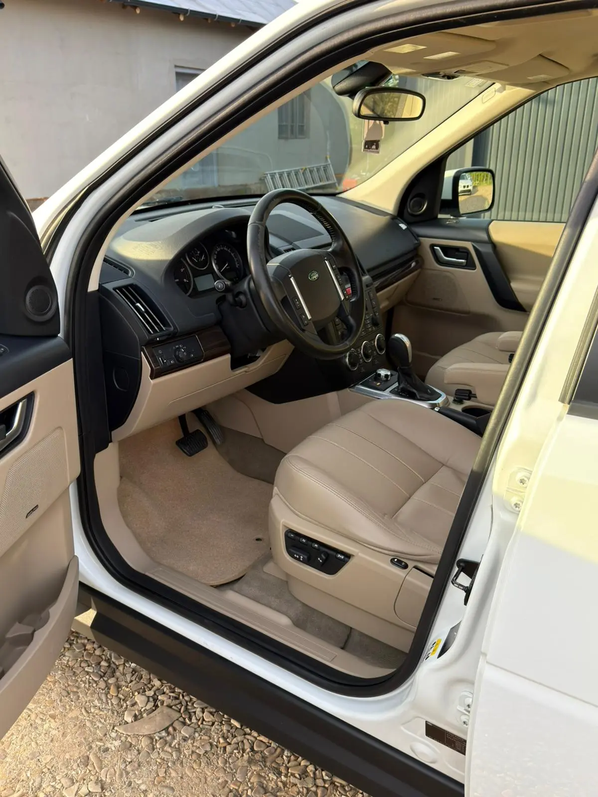 
								Land Rover Freelender 2 full									